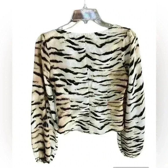 Eye of the Tiger Top in Size Small - Picture 3 of 3